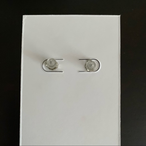 Melissa Lovy baguette stud earrings - Picture 5 of 7